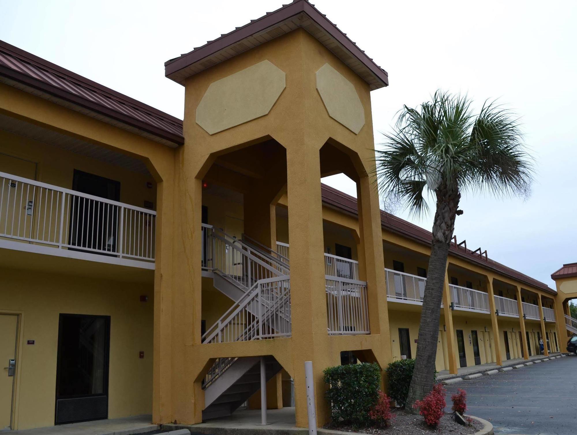Fairview Inn & Suites モービル エクステリア 写真